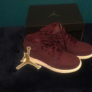 AIR JORDAN SNEAKER MID BG 1 size 7.5 new